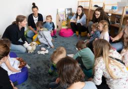 Fotogalerie Bookstart - Nenažraná koza - fotogalerie