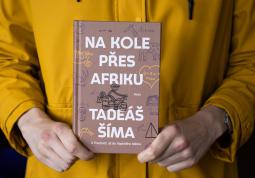 V červnu vyšla Tadeášovi kniha z jeho cesty Afrikou.