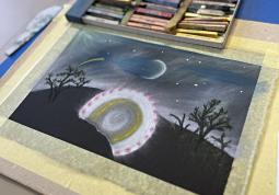 Fotogalerie Noční chodec - suchý pastel - fotogalerie