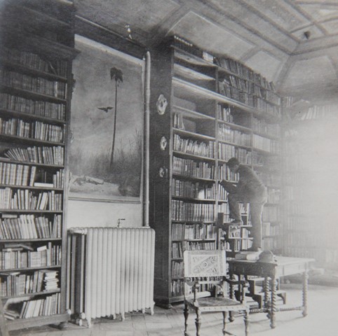 Richard Coudenhove (1894–1972), zakladatel panevropského hnutí, v knihovně v Poběžovicích