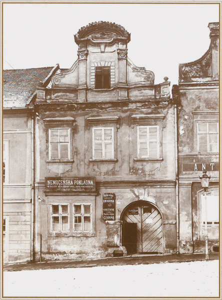 Městská veřejná lidová knihovna Havlíčkova v dnešním Havlíčkově Brodě sídlila před rokem 1913 v Hanusovském domě na náměstí (Foto: archiv KK Vysočiny)