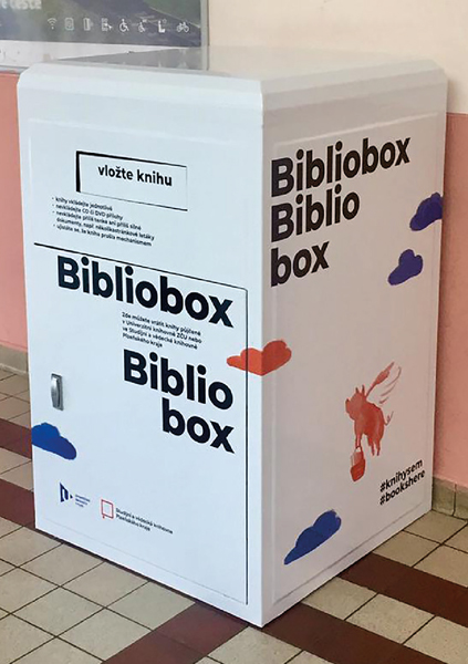 Jeden ze společných biblioboxů SVK PK a Univerzitní knihovny ZU ve ztvárnění grafika Jana Chabra (Foto: archiv SVK PK)