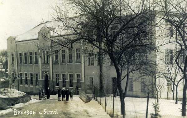 Budova, kde byla v roce 1921 umístěna Obecní knihovna v Benešově u Semil (Foto: archiv OK v Benešově u Semil)