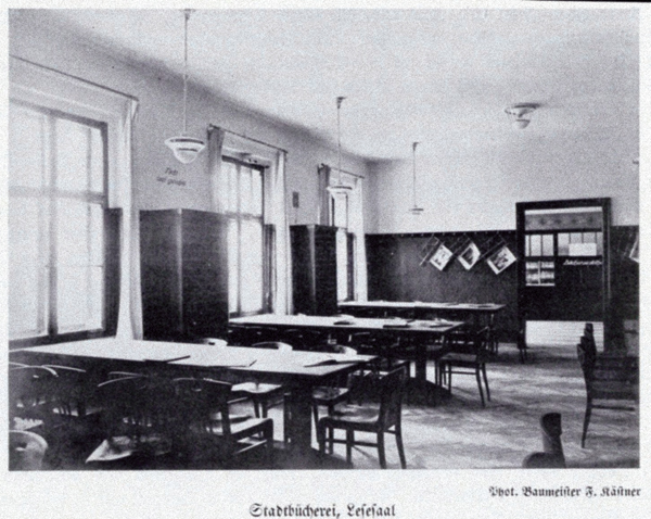 Čítárna Městské knihovny v Teplicích – 30. léta 20. stol. (Foto: archiv SVK v Ústí n. L.)