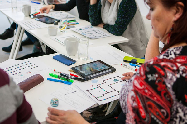 Dílny a makerspace v knihovnách byly jedním z témat konference Sociální inovace v knihovnách, která proběhla ve dnech 4.–6. 2. 2020 v prostorách Czechitas v Brně (Foto: archiv KISK FF MU )