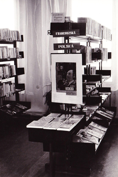 Oddělení s cizojazyčnou literaturou v dnešní Regionální knihovně Karviná (Foto: archiv RKK)