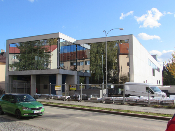 Pohled od silnice