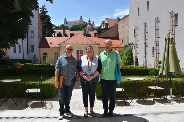 Silvia Stasselová, předsedkyně SSK v letech 1999 až 2019, ve společnosti R. Giebische a H. Hemoly (Foto: archiv SKIP)