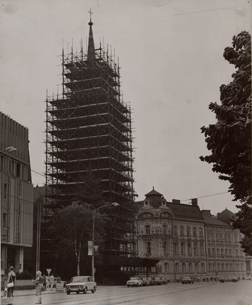 Oprava věže kostela v roce 1988 (Foto: Vladislav Galgonek – archiv VKOL)