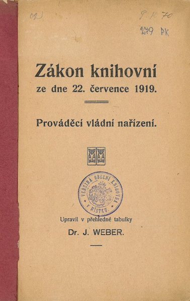 Obálka publikace s komentářem k prováděcímu nařízení k prvnímu knihovnímu zákonu z roku 1919 (https://www.unesco-czech.cz/900_576531_100-let-prvniho-zakona-o-verejnych-knihovnach/?photoID=59#page_start)